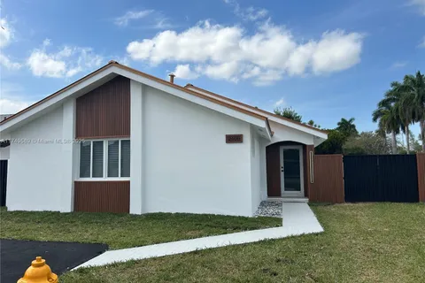 2400 SW 113th Ct, Miami FL 33165