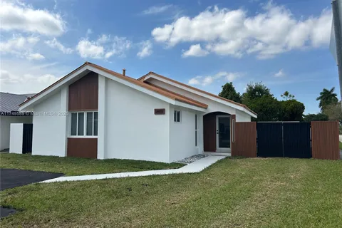 2400 SW 113th Ct, Miami FL 33165