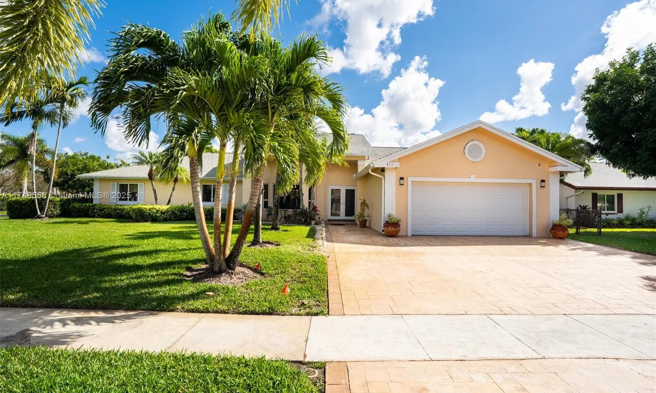 311 NW 197th Ave, Pembroke Pines FL 33029