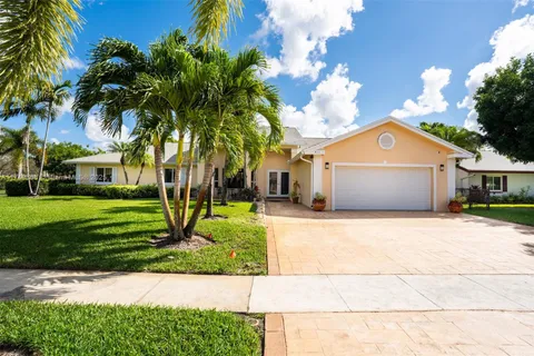 311 NW 197th Ave, Pembroke Pines FL 33029