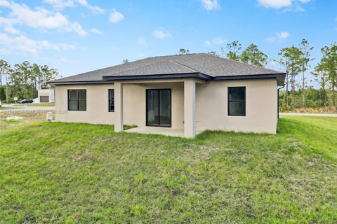 2717 20th St W, Lehigh Acres FL 33971