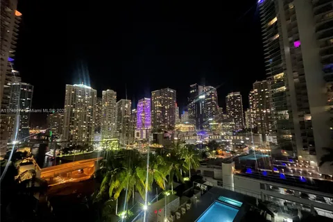 90 SW 3rd St # 1501, Miami FL 33130