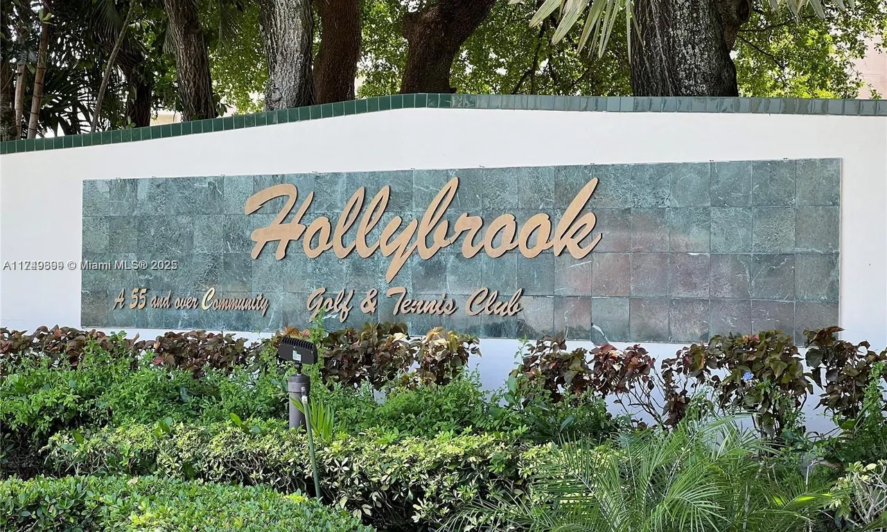 8970 S Hollybrook Blvd # 304, Pembroke Pines FL 33025