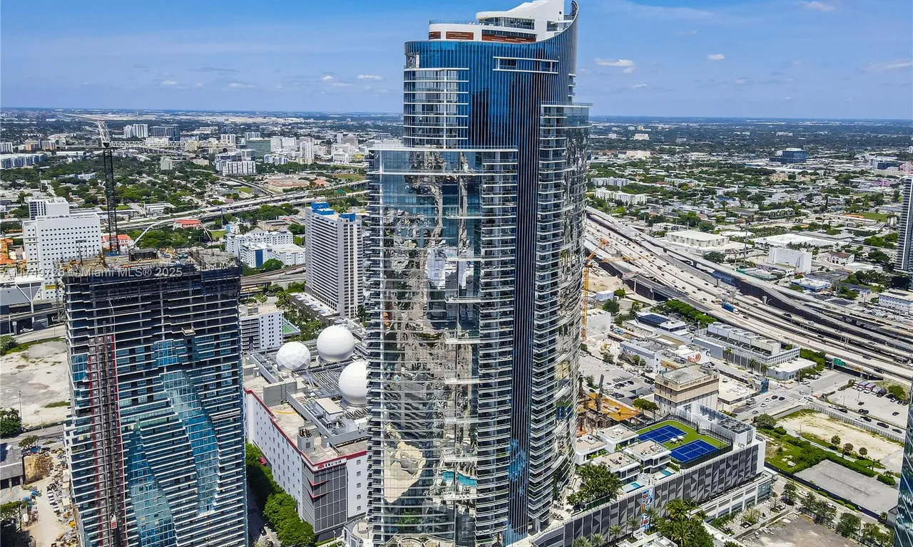 851 NE 1st Ave # 2904, Miami FL 33132