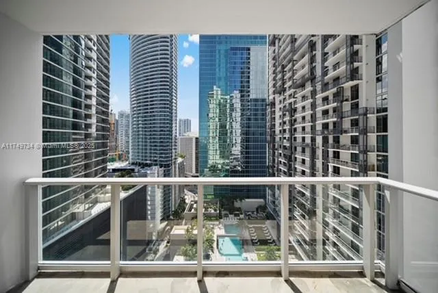 300 S Biscayne Blvd # 2101, Miami FL 33131