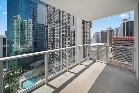 300 S Biscayne Blvd # 2101, Miami FL 33131