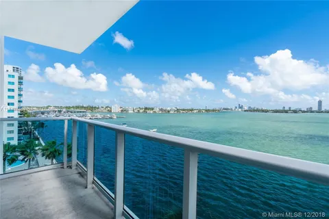 7501 E Treasure Dr, North Bay Village FL 33141