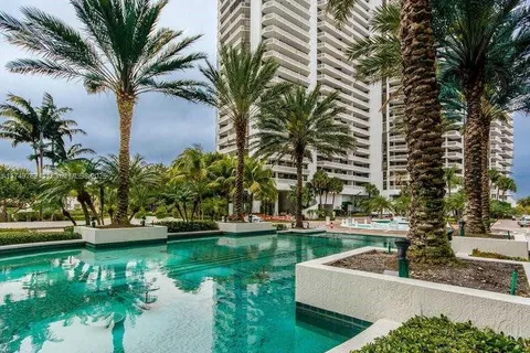 20201 E Country Club Dr # 2203, Aventura FL 33180