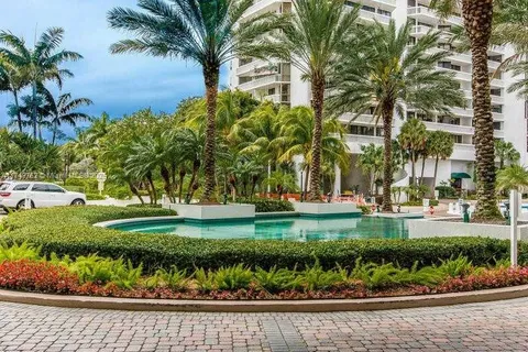 20201 E Country Club Dr # 2203, Aventura FL 33180