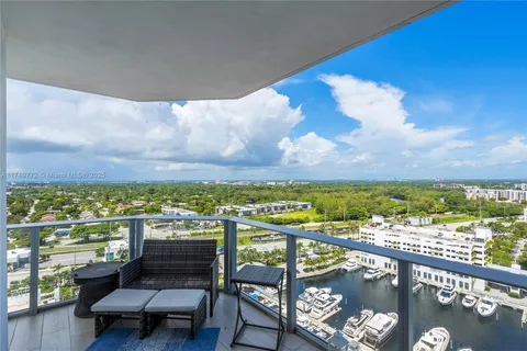 17111 Biscayne Blvd # 2001, North Miami Beach FL 33160