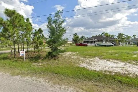 2800 NW 26th Terr, Cape Coral FL 33993