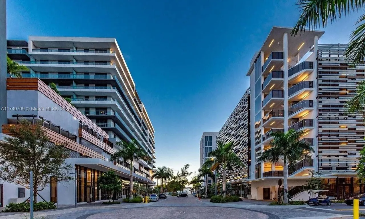 2920 NE 207th St # 801, Aventura FL 33180