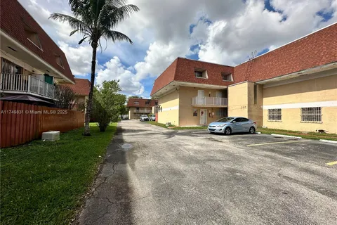 260 NW 107th Ave # 201, Miami FL 33172