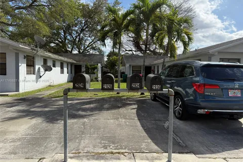 2924 NW 94th St, Miami FL 33147