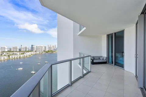 17301 Biscayne Blvd # 2108, North Miami Beach FL 33160