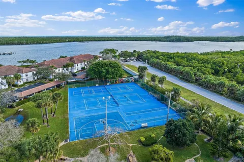 6101 SE Landing Way # 13, Stuart FL 34997
