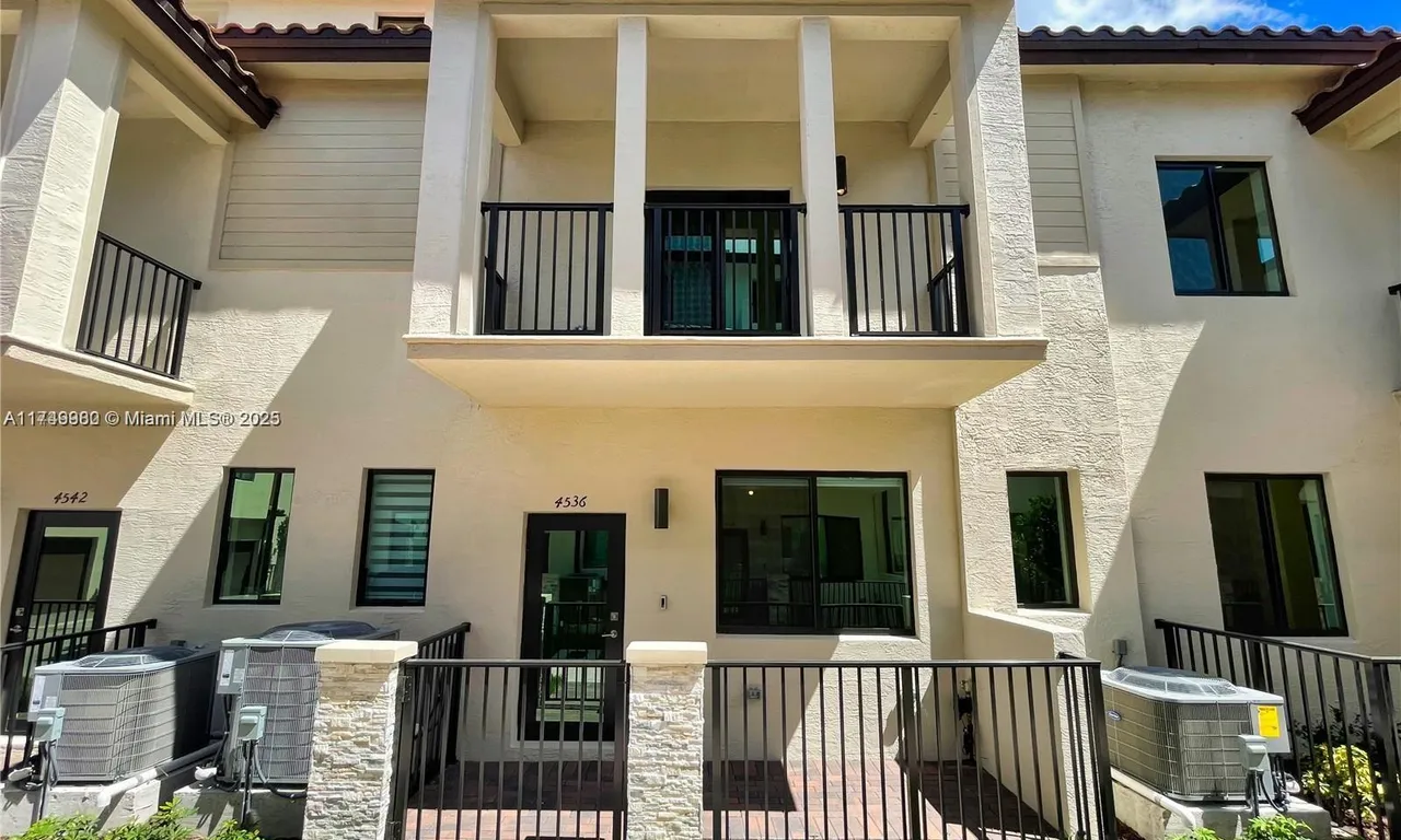 4536 NW 83rd Psge, Doral FL 33166