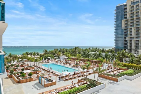 2301 Collins Ave # 504, Miami Beach FL 33139