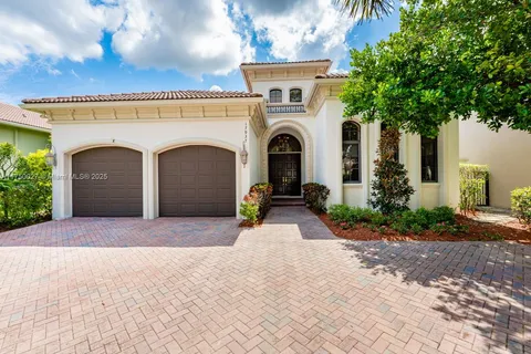 17937 Villa Club Way, Boca Raton FL 33496