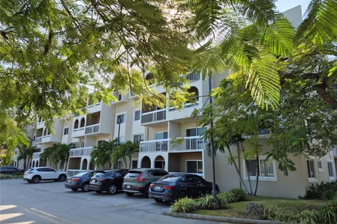 7703 Camino Real # 112, Miami FL 33143