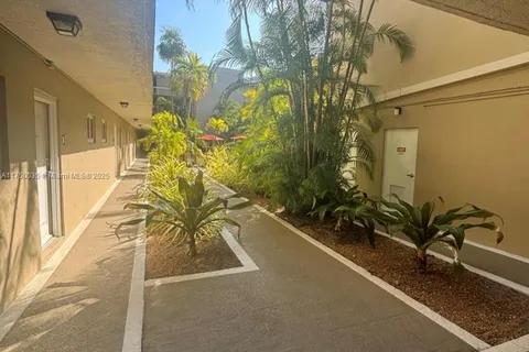 7703 Camino Real # 112, Miami FL 33143