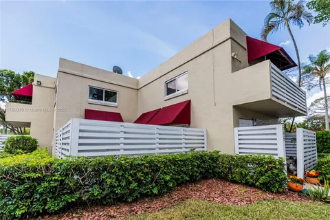 565 NW 98th Ave # 565, Plantation FL 33324