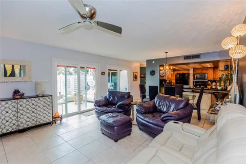 565 NW 98th Ave # 565, Plantation FL 33324