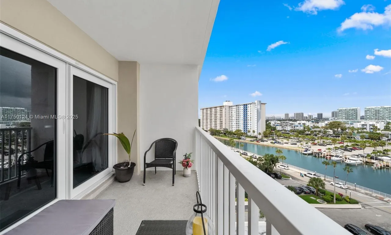 300 Bayview Dr # 807, Sunny Isles Beach FL 33160