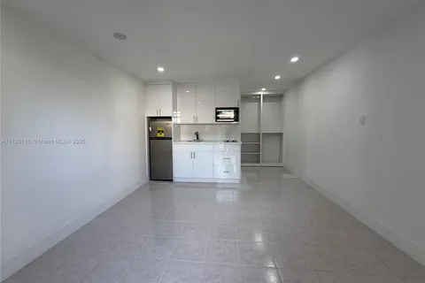 6820 SW 5th St # 1, Miami FL 33144