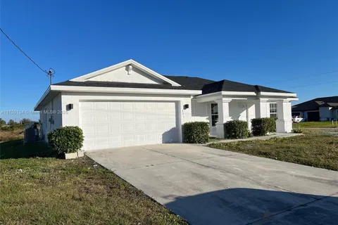 371 Portage, Lehigh Acres FL 33974