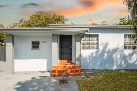 1005 NW 126th St, North Miami FL 33168