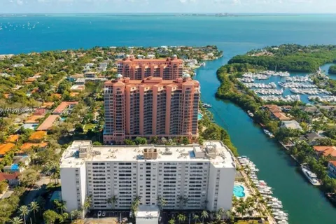 90 Edgewater Dr # 522, Coral Gables FL 33133