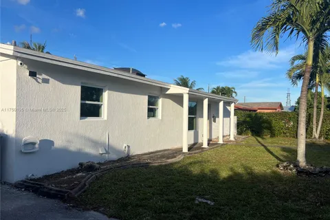 55 NE 213th St, Miami Gardens FL 33179