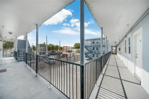 1281 NW 61st St # 16, Miami FL 33142