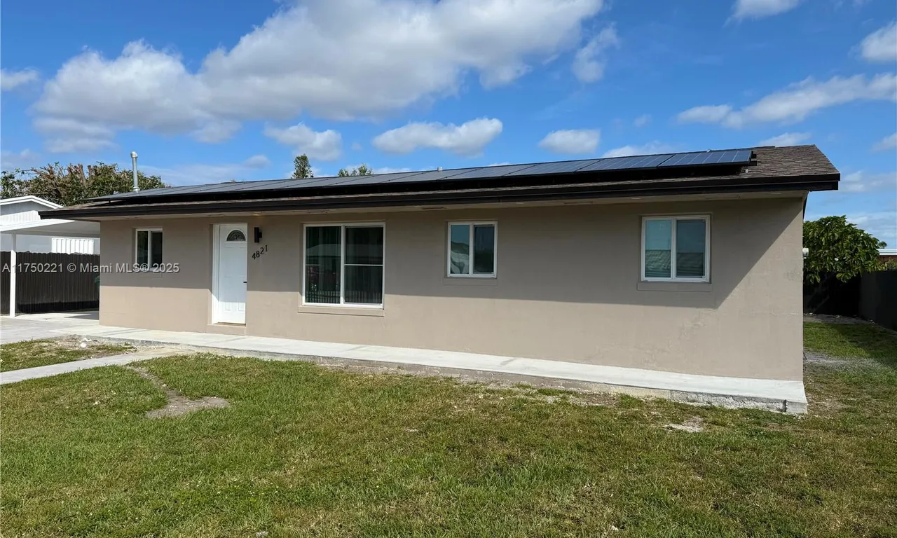 4821 NW 185th Ter, Miami Gardens FL 33055