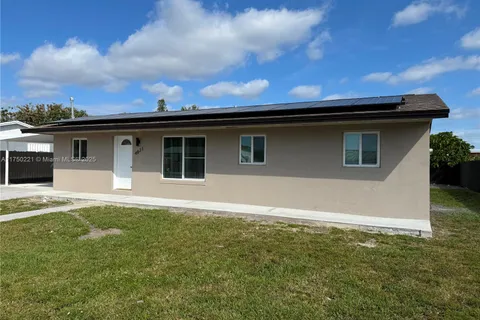 4821 NW 185th Ter, Miami Gardens FL 33055