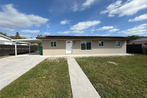 4821 NW 185th Ter, Miami Gardens FL 33055