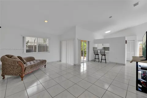 9951 SW 218th Ter, Cutler Bay FL 33190