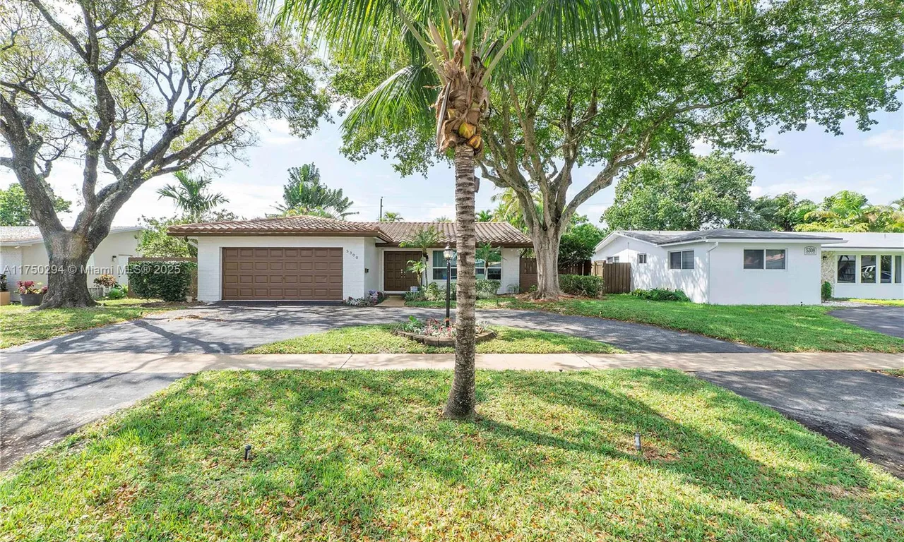 5300 Adams St, Hollywood FL 33021
