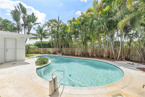 5300 Adams St, Hollywood FL 33021