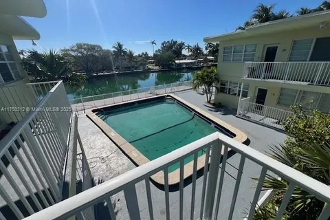 350 S Shore Dr # 9, Miami Beach FL 33141