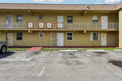 301 NW 177th St # 111, Miami Gardens FL 33169