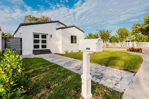 2101 SW 16th Ter, Miami FL 33145