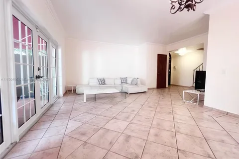 1890 Brickell Ave # 6, Miami FL 33129