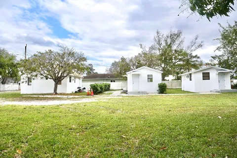 7728 NW 17th Pl, Miami FL 33147