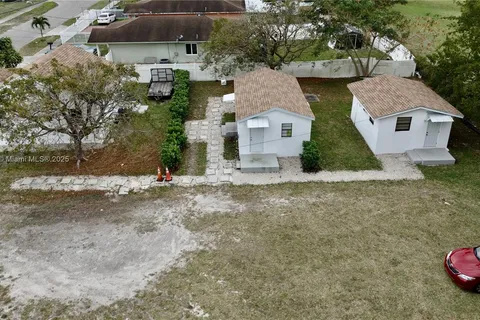7728 NW 17th Pl, Miami FL 33147