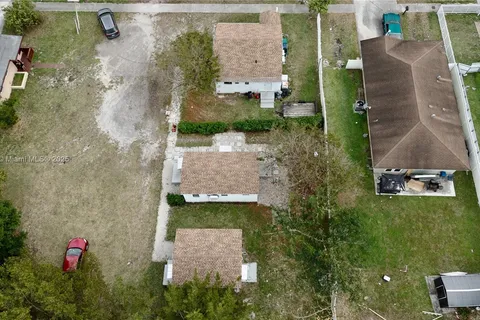 7728 NW 17th Pl, Miami FL 33147