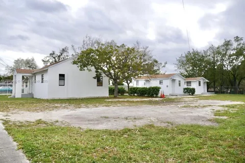 7728 NW 17th Pl, Miami FL 33147