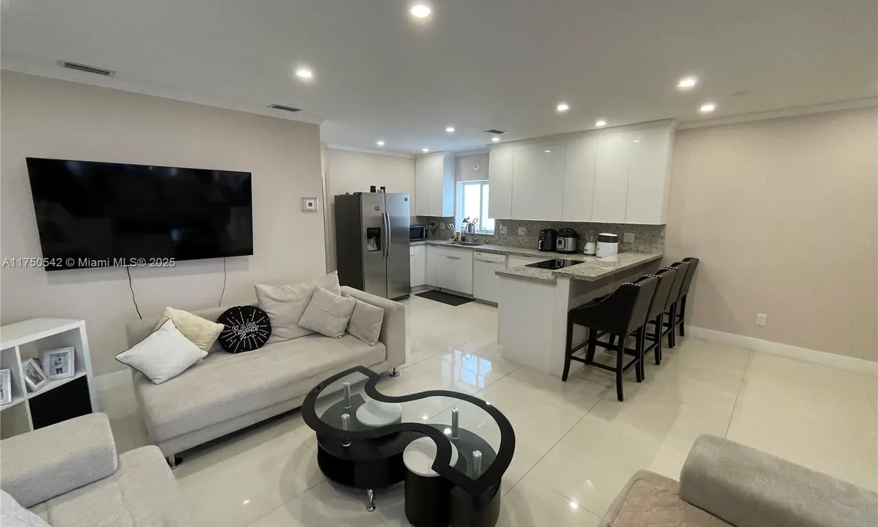 2181 NE 171 St, North Miami Beach FL 33162