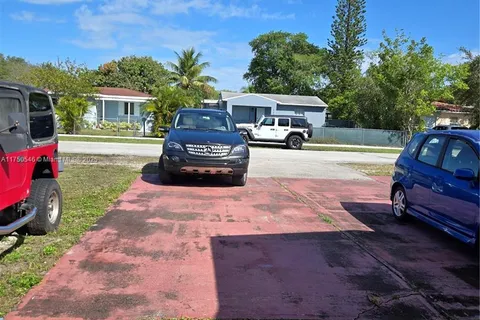 2442 Harding St, Hollywood FL 33020